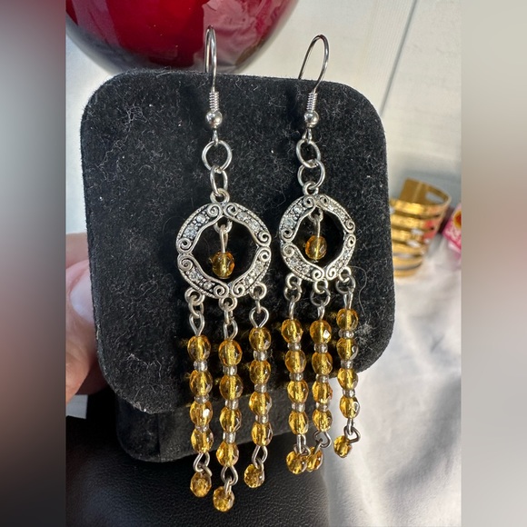 Sparkly faceted honey yellow and sparkly rhinestones earrings - Picture 3 of 5